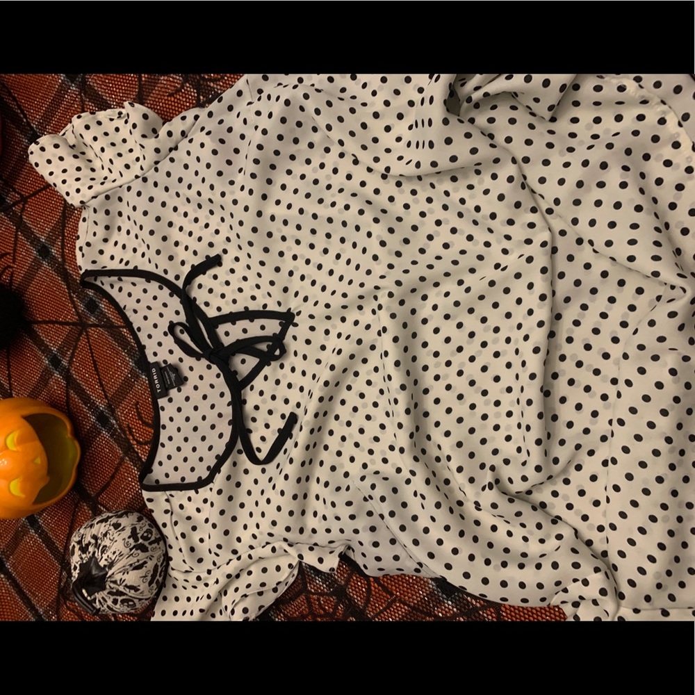 White and black polka dots Torrid blouse